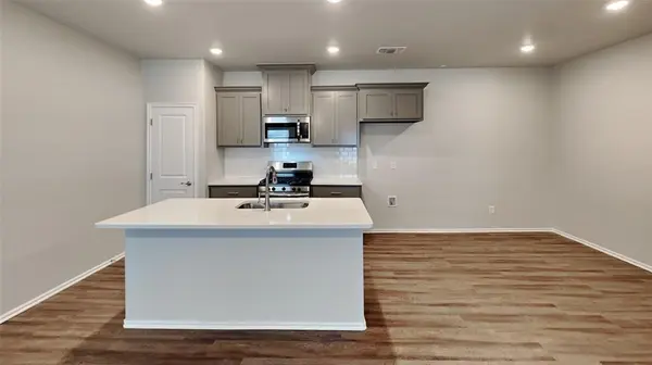 12601 Florence LN, Yukon, OK 73099