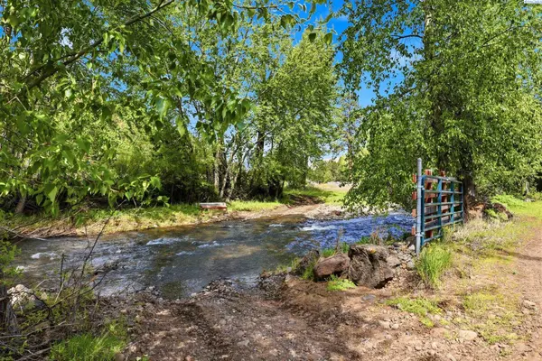 632 N Touchet Road, Dayton, WA 99328