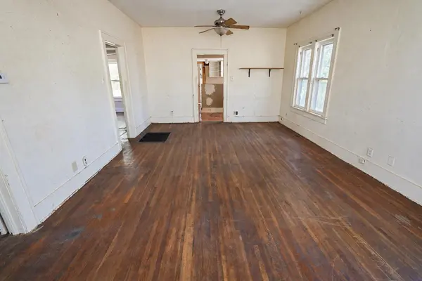 1226 S Laura, Wichita, KS 67211