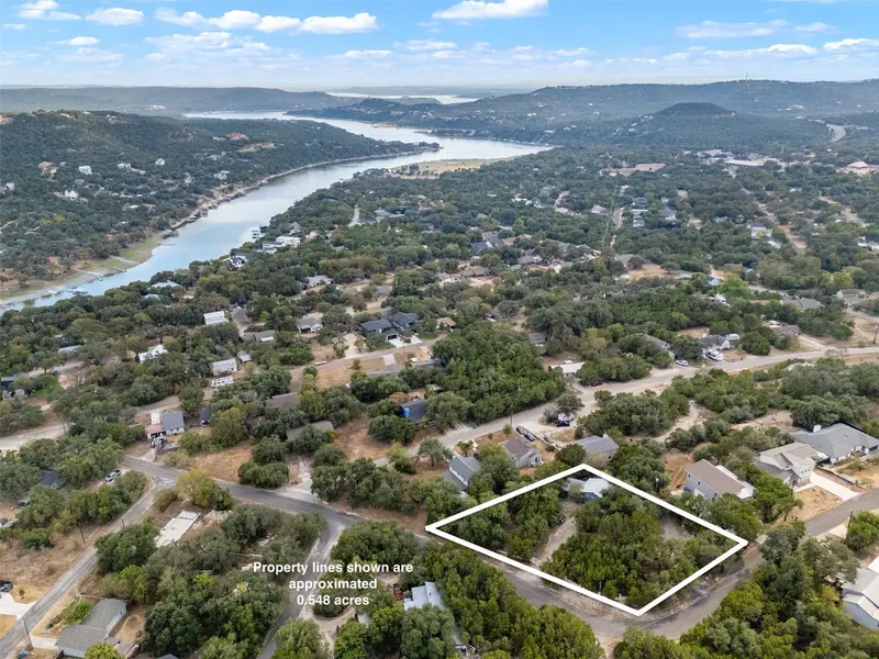 18307 E Lakeview DR, Jonestown, TX 78645