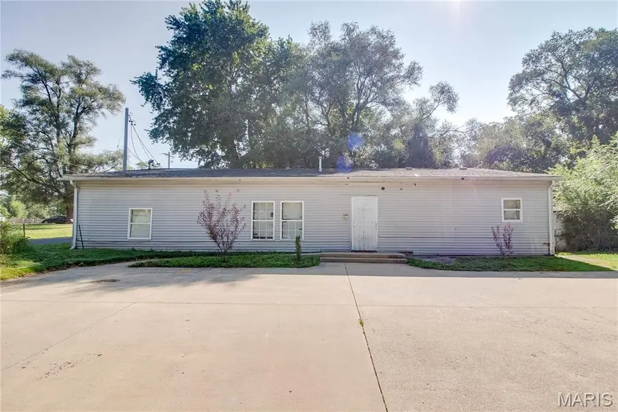 91 N Stanley RD, Cottage Hills, IL 62018