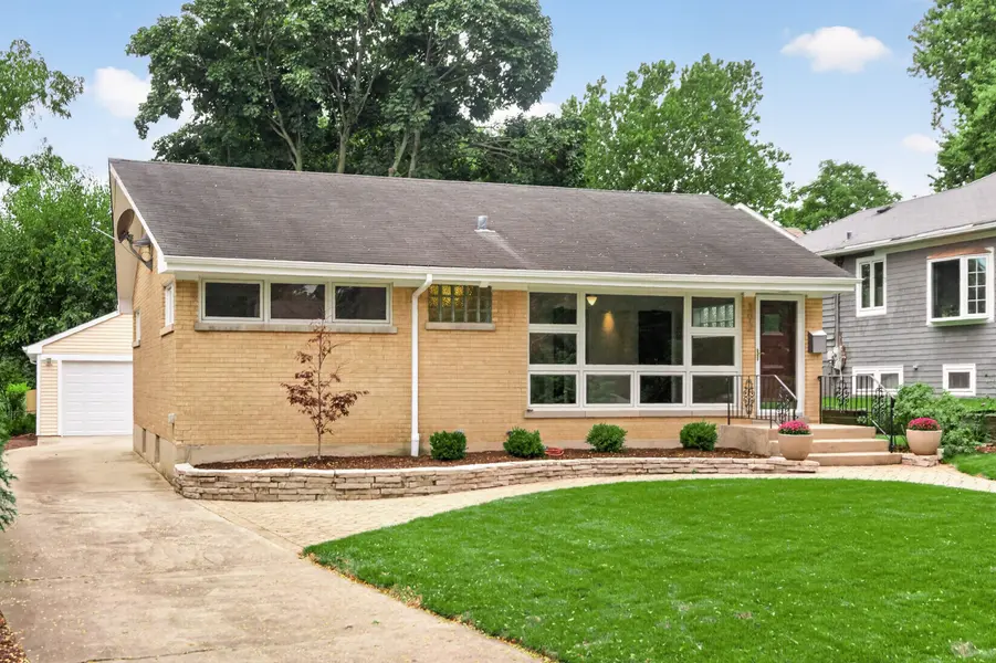 392 WINDSOR AVE, Glen Ellyn, IL 60137