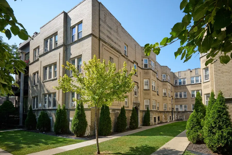 6322 N Albany AVE #1W, Chicago, IL 60659
