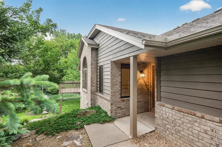 18137 Judicial WAY S, Lakeville, MN 55044