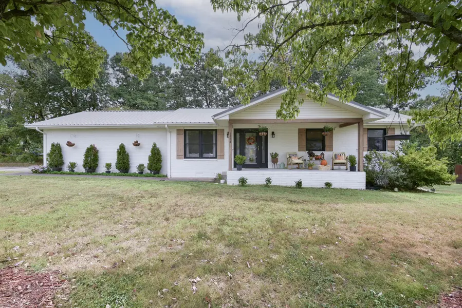 1014 Forest Circle DR, Cassville, MO 65625