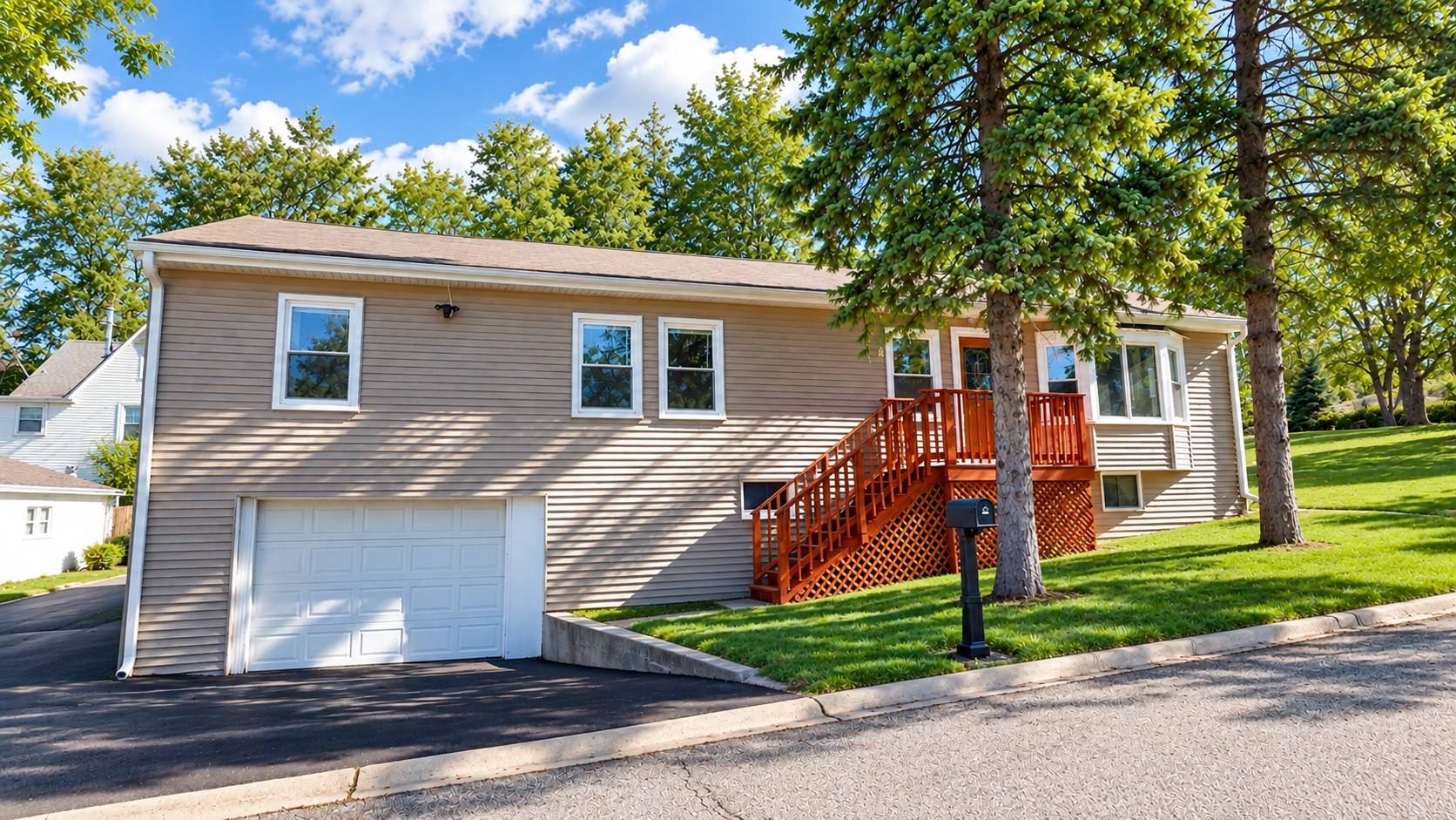 176 E Grand AVE, Fox Lake, IL 60020