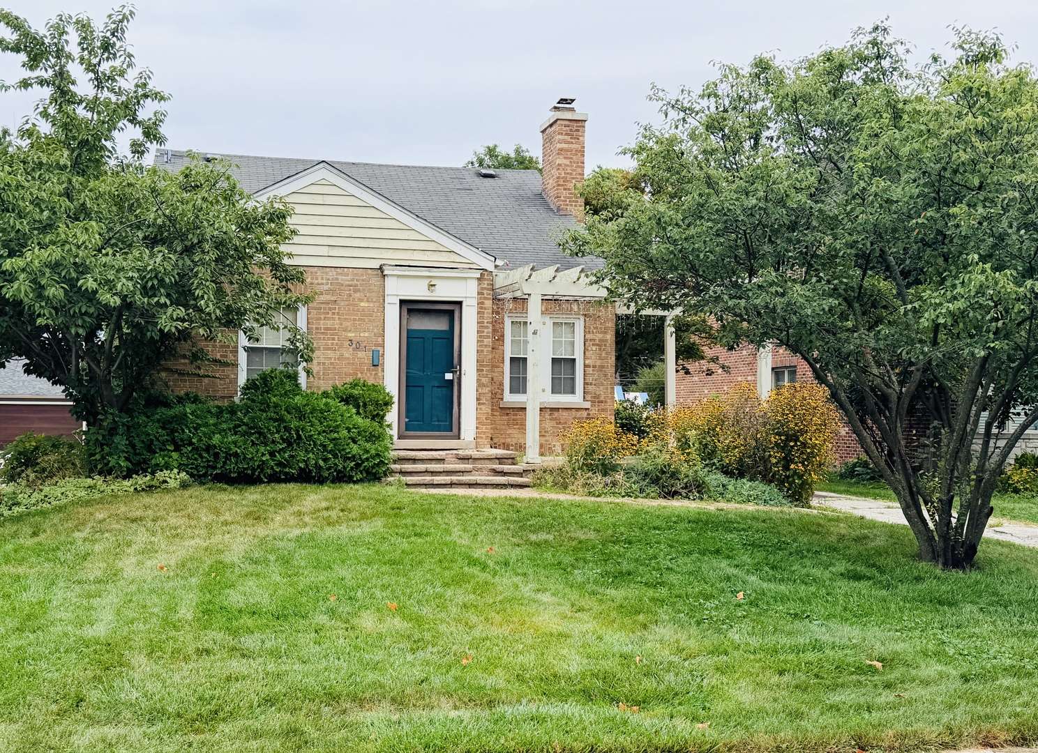 301 N CLINTON AVE, Elmhurst, IL 60126