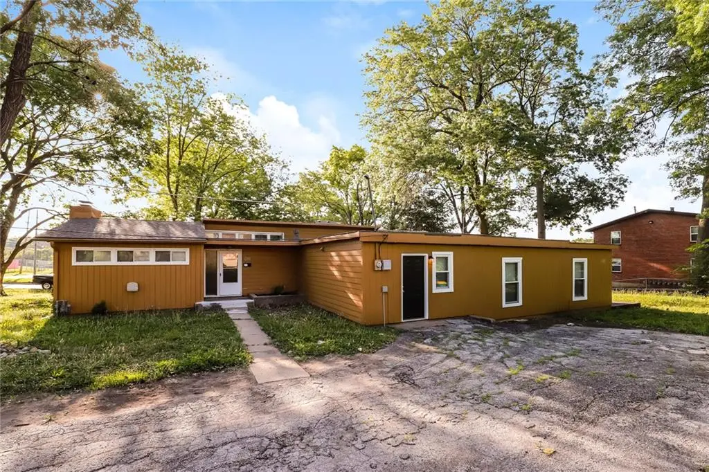 7415 W 61st ST, Mission, KS 66202