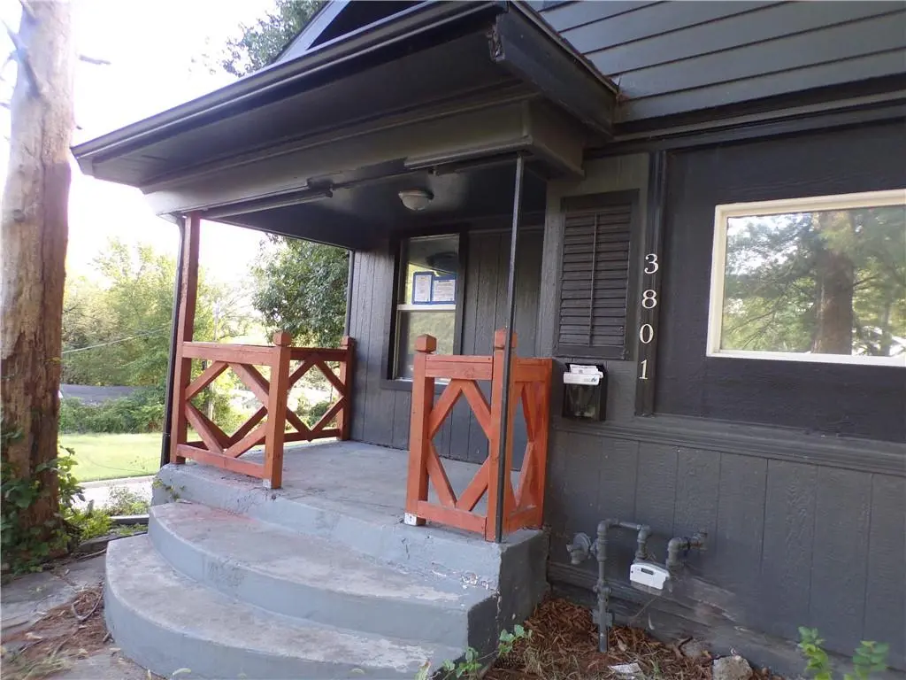 3801 Mersington AVE, Kansas City, MO 64128
