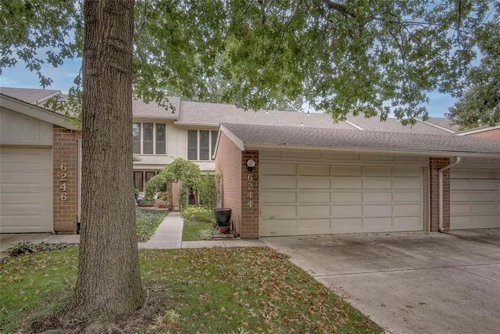 6244 Ash ST, Mission, KS 66205