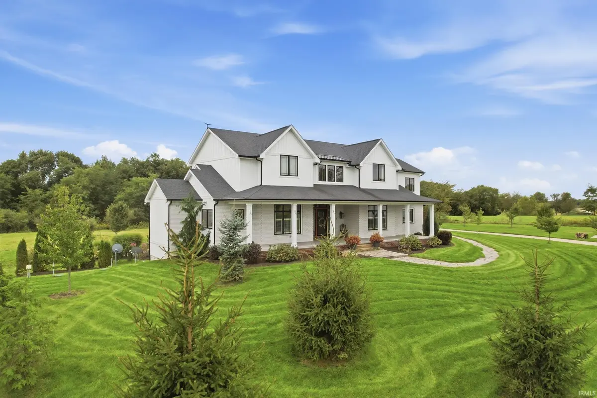11205 W North County Line RD, Churubusco, IN 46723