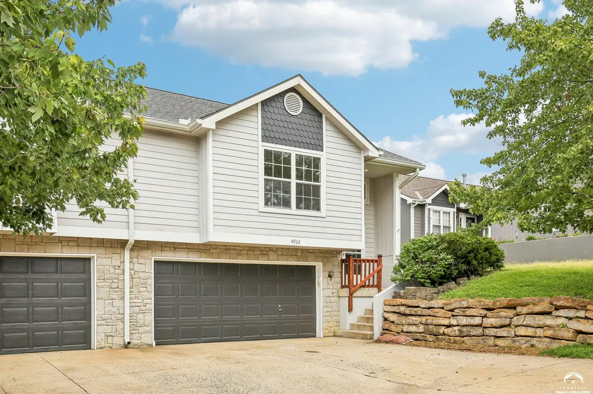 4932 Stoneback PL, Lawrence, KS 66047