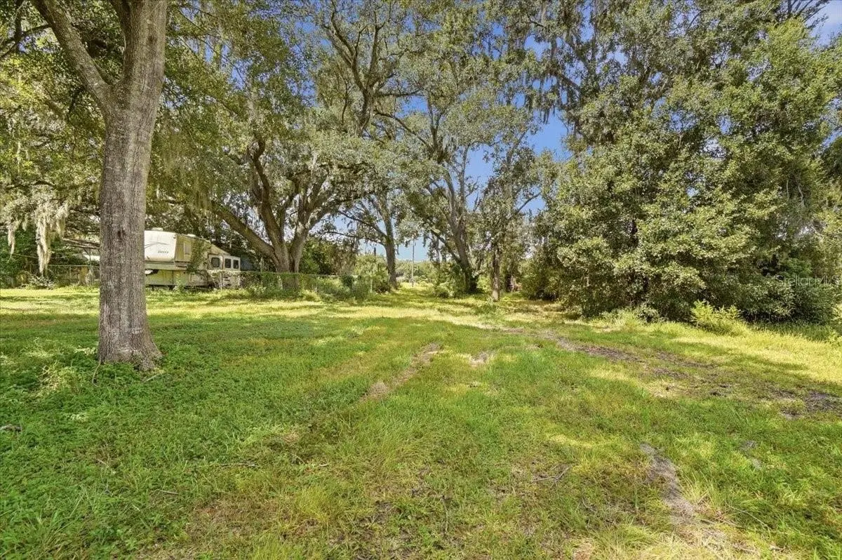 2929 AL SIMMONS RD, Dover, FL 33527