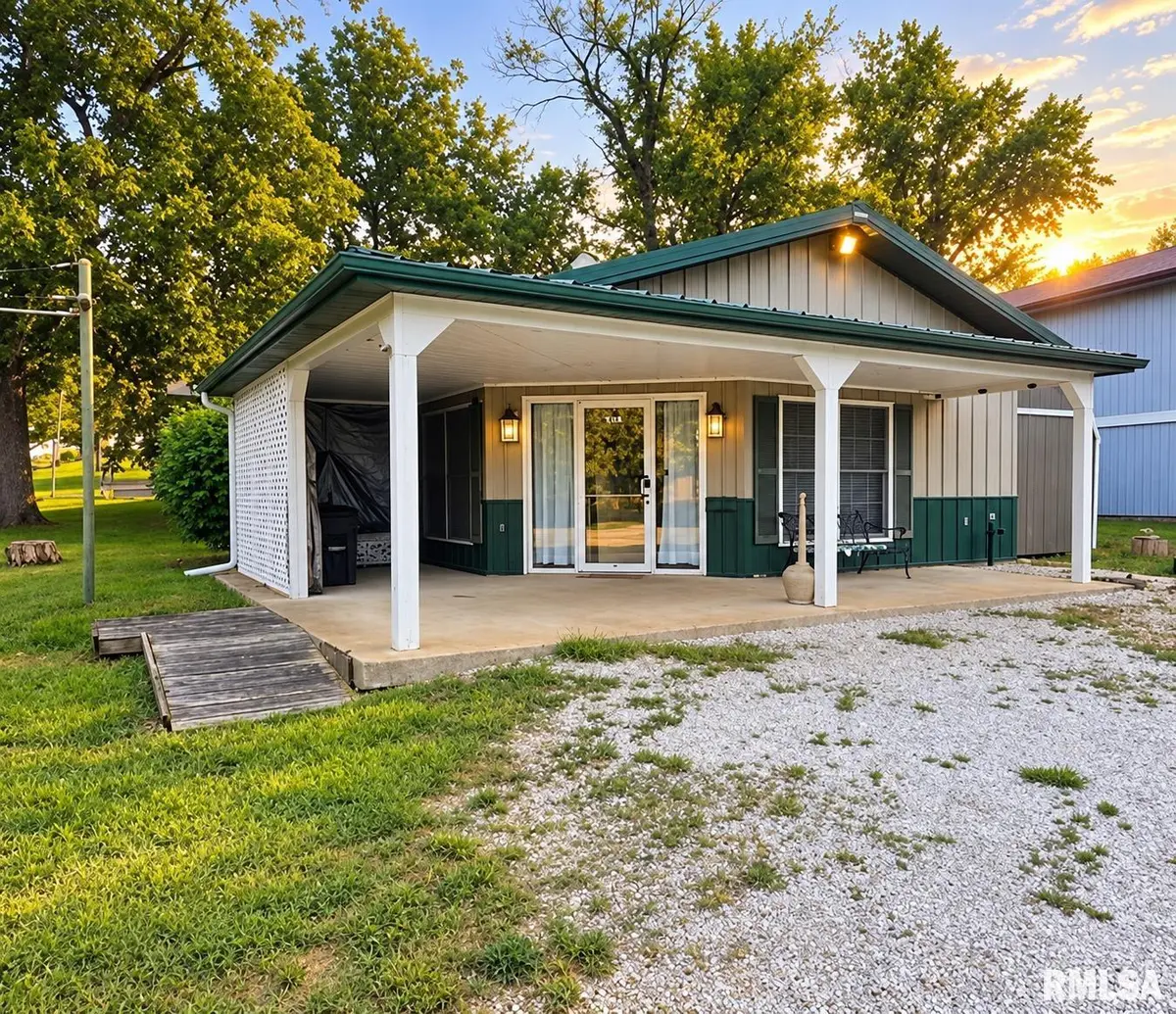 720 MAIN ST, Warsaw, IL 62379