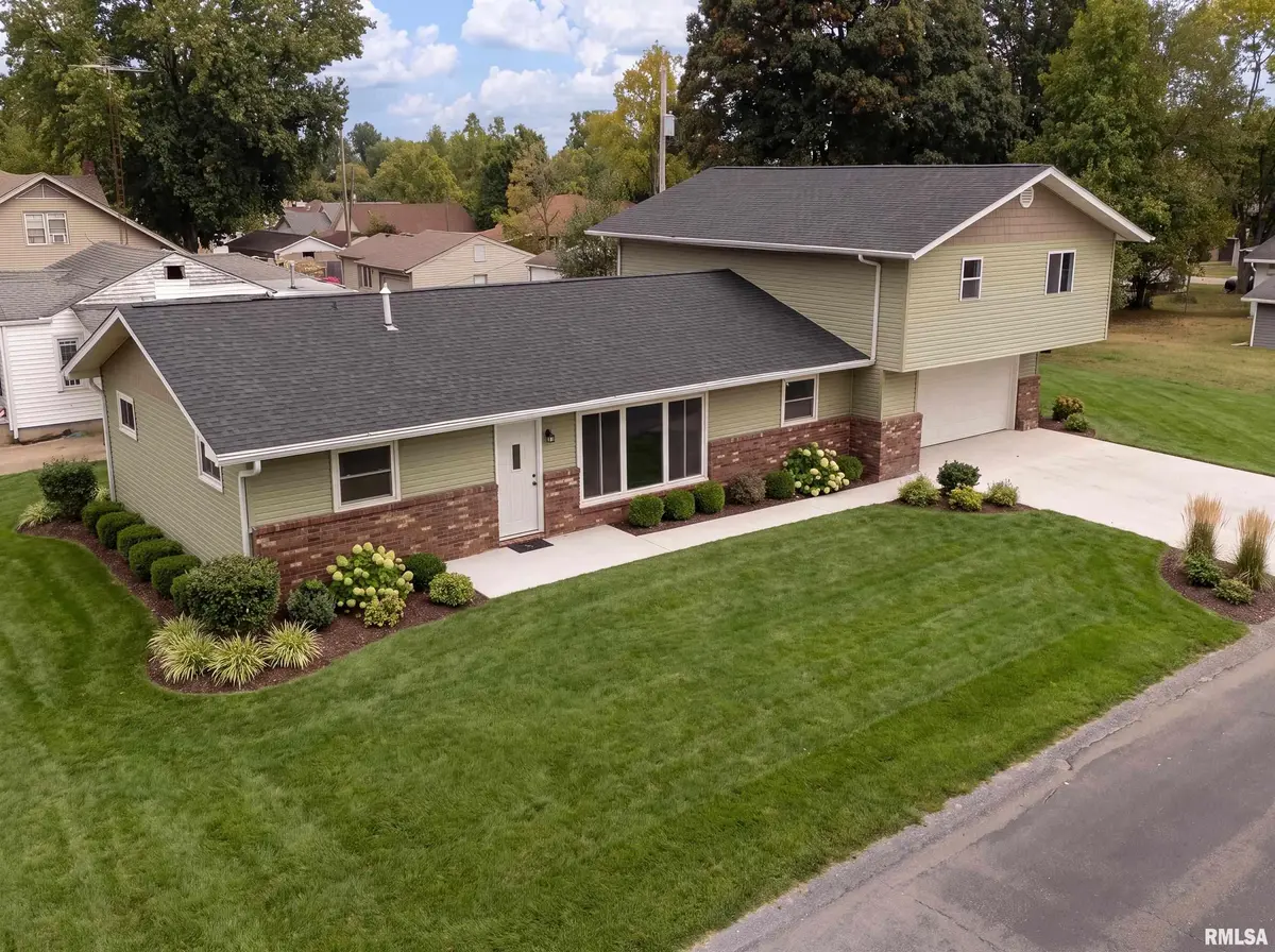 1016 S 13TH ST, Herrin, IL 62948