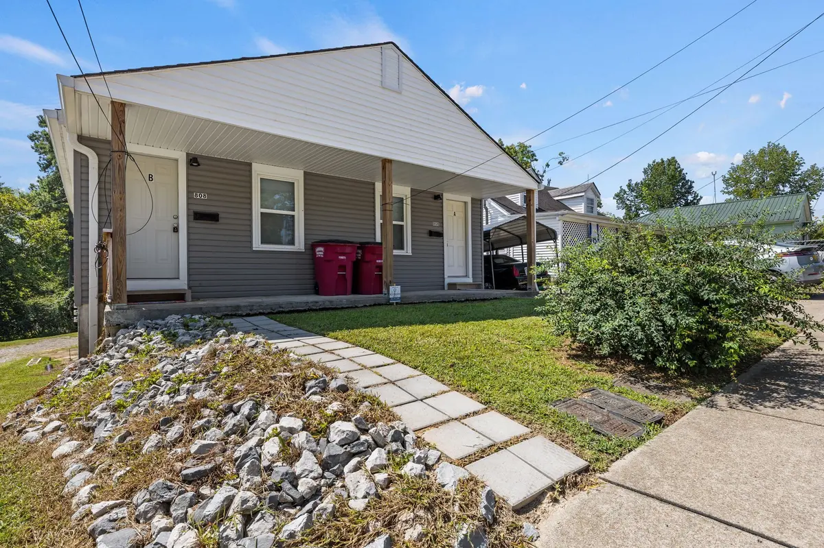 810 Woodmont Blvd, Clarksville, TN 37040