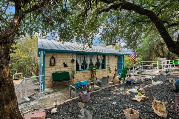 18307 E Lakeview DR, Jonestown, TX 78645