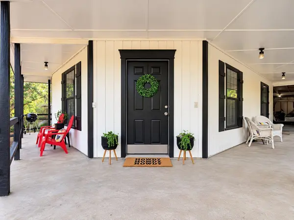 126 Travis LN, Spicewood, TX 78669