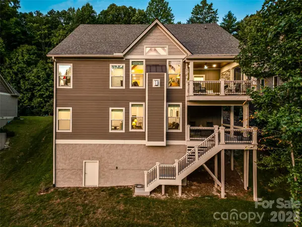 158 Narrows Run LOOP, Hendersonville, NC 28791
