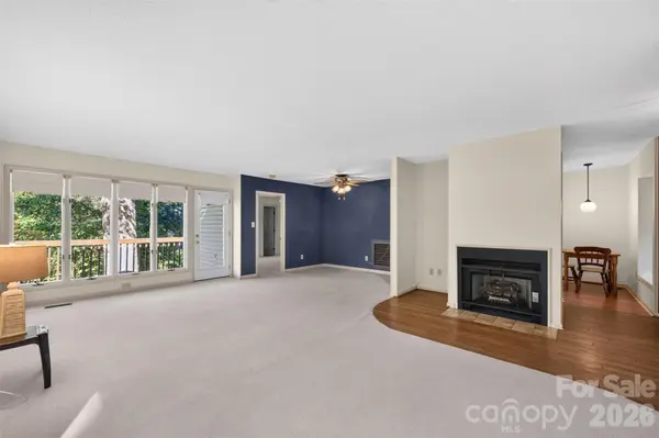18 8th AVE NW #18, Hickory, NC 28601