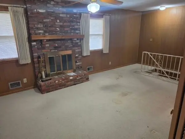 10119 W 92nd ST, Overland Park, KS 66212
