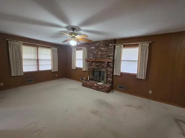10119 W 92nd ST, Overland Park, KS 66212