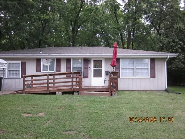 217 W Market ST, St Joseph, MO 64505