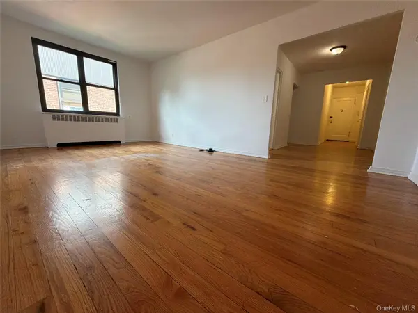 23 Schenck AVE #3Af, Great Neck, NY 11021