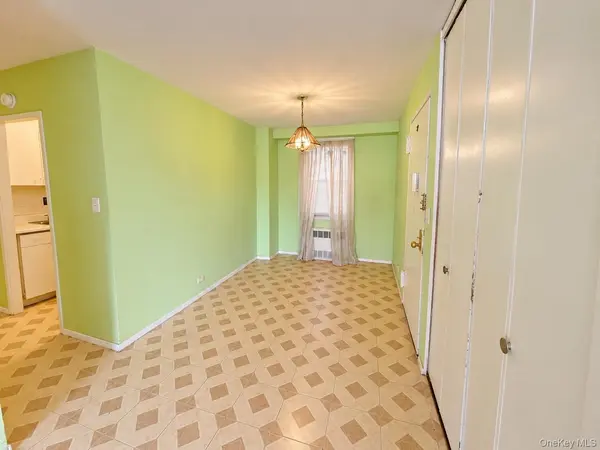 61-15 97th ST #1A, Rego Park, NY 11374