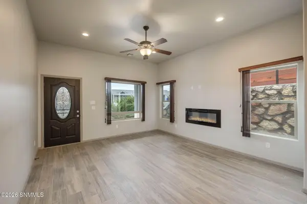 2980 Don Buck DR, Las Cruces, NM 88011