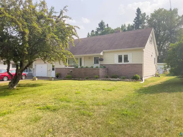 84 Hays Cr, Silver Bay, MN 55614