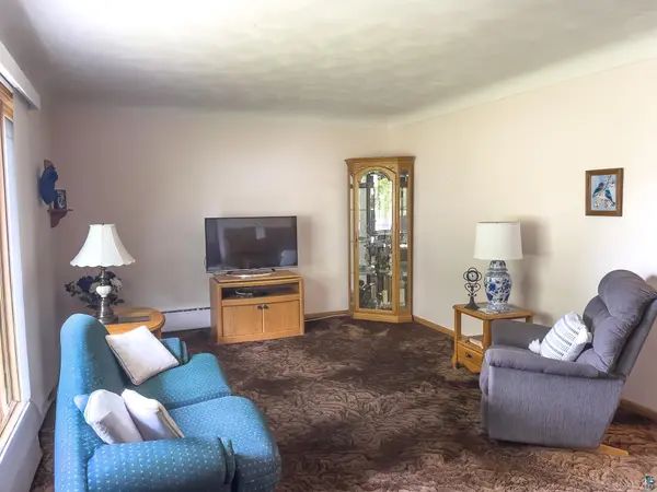 84 Hays Cr, Silver Bay, MN 55614
