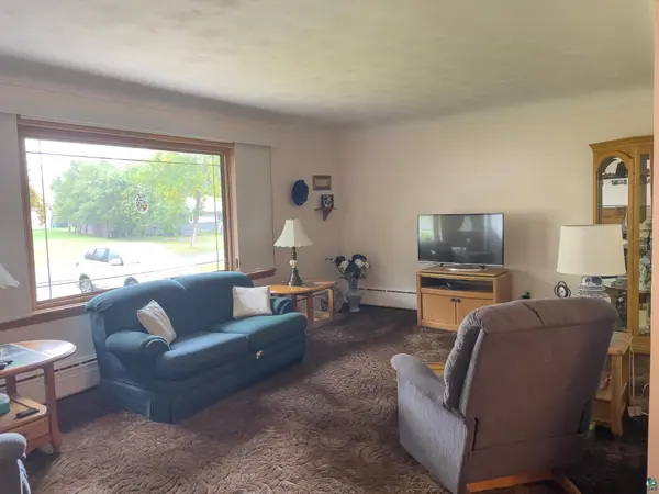 84 Hays Cr, Silver Bay, MN 55614