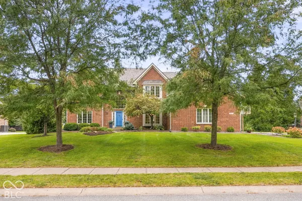 507 Twin Oaks DR, Carmel, IN 46032