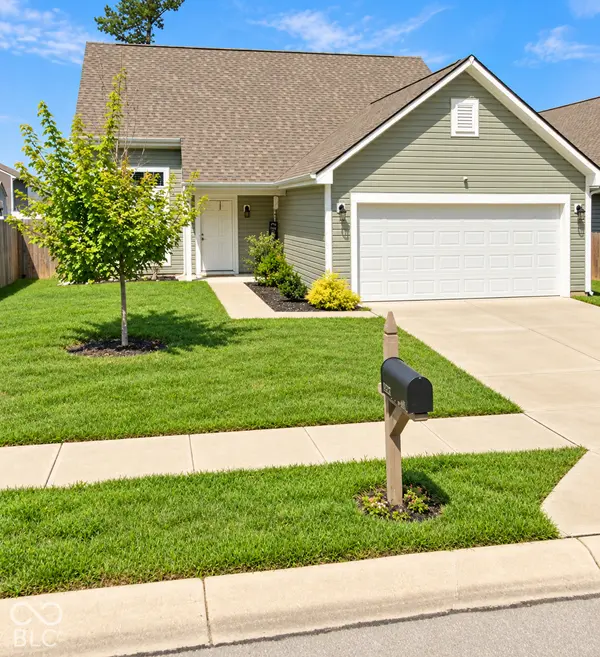1137 N Aberdeen DR, Franklin, IN 46131