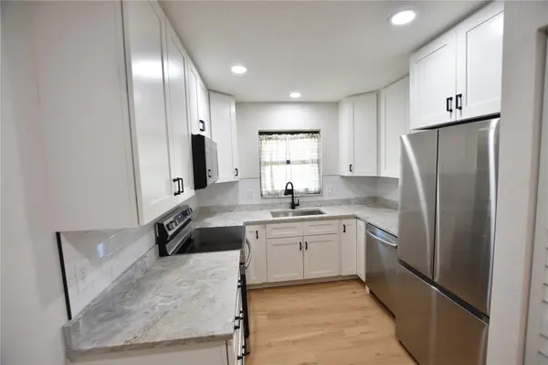 3611 LONGMEADOW ST, Sarasota, FL 34235