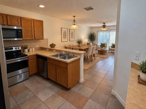 561 CRESTING OAK CIR #86, Orlando, FL 32824