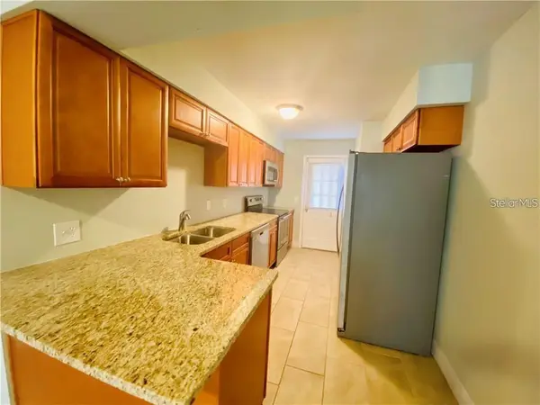 198 LAKESIDE HILLS LOOP #33, Auburndale, FL 33823
