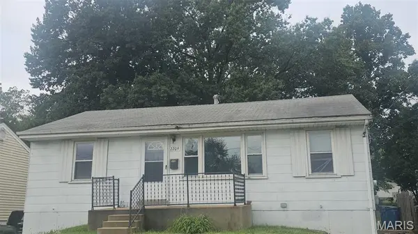2209 Burns AVE, St Louis, MO 63114