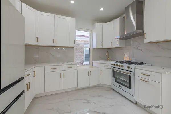 6006 S Komensky AVE, Chicago, IL 60629