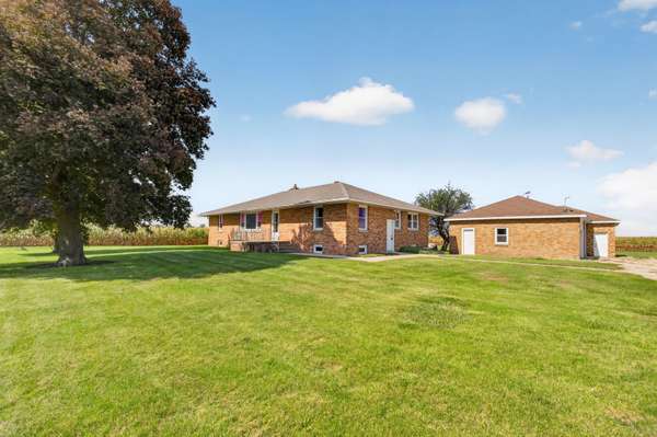 8980 E Il Route 38, Ashton, IL 61006