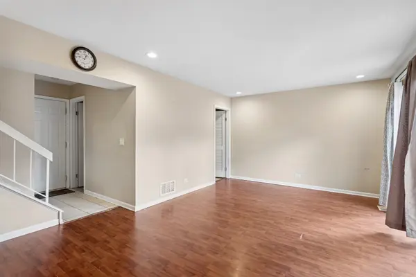 285 Navajo DR, Bolingbrook, IL 60440