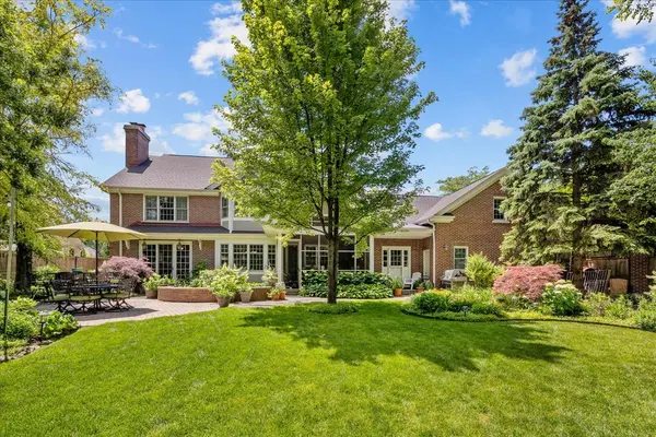 2142 Harrison ST, Glenview, IL 60025