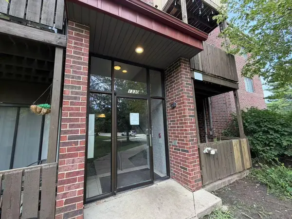 1330 Brook ST #F, St. Charles, IL 60174
