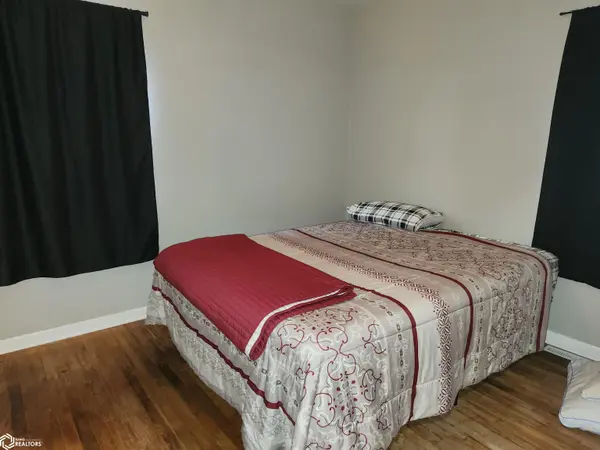 1004 Oswego ST, Tama, IA 52339