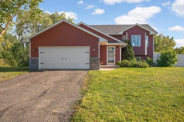 2306 Maple LN, Buffalo, MN 55313