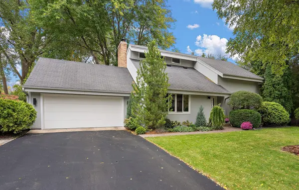 7303 Green Ridge DR, Eden Prairie, MN 55346