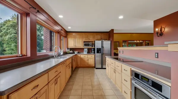E445 Woodridge Drive, Eau Claire, WI 54701