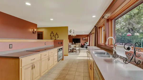 E445 Woodridge Drive, Eau Claire, WI 54701