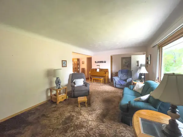 84 Hays CIR, Silver Bay, MN 55614